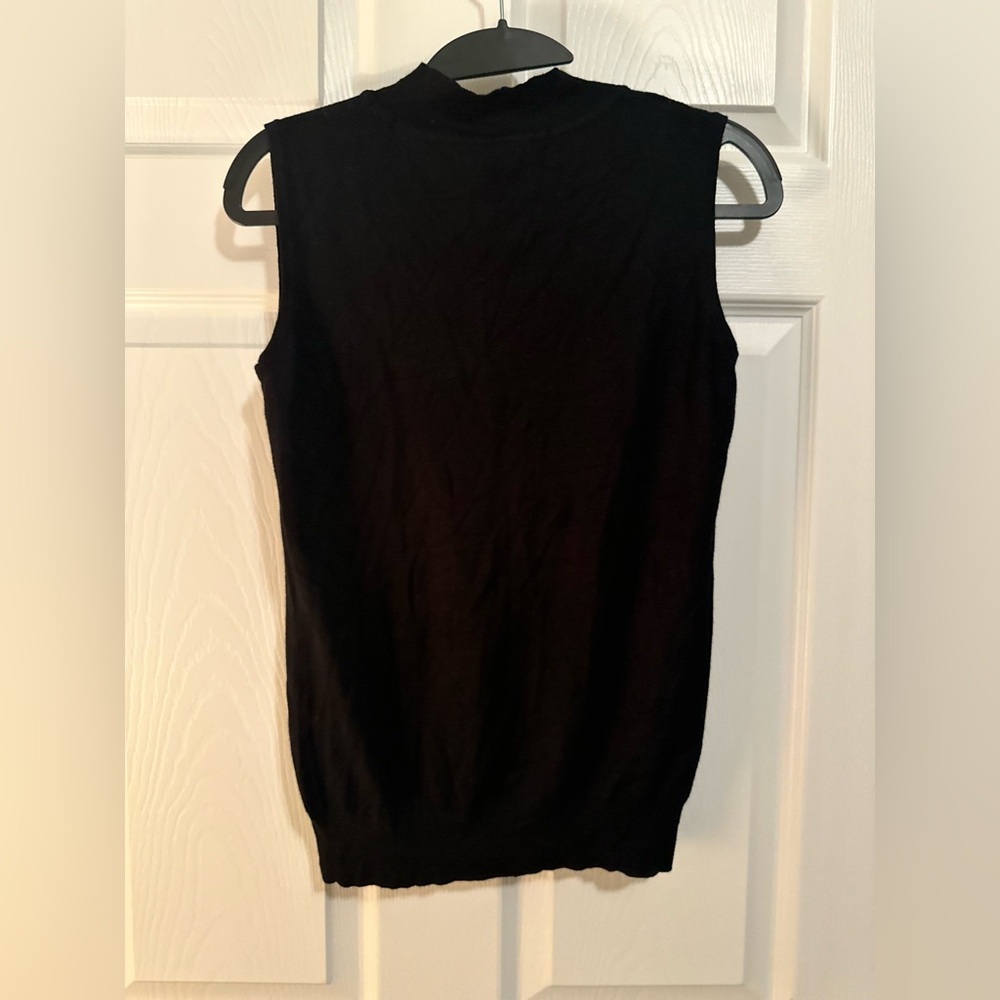 EUC ❄️ SHEIN knit shell.